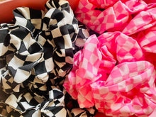 Load image into Gallery viewer, Scrunchies -Checkered
